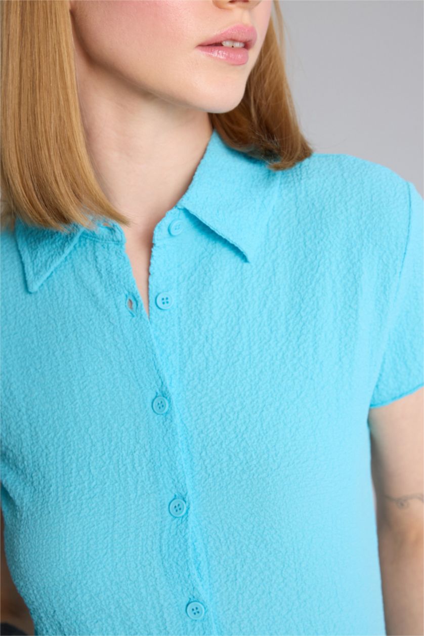 Kadın Deniz Mavisi Fitted Kırışık Dokulu Kumaş Gömlek