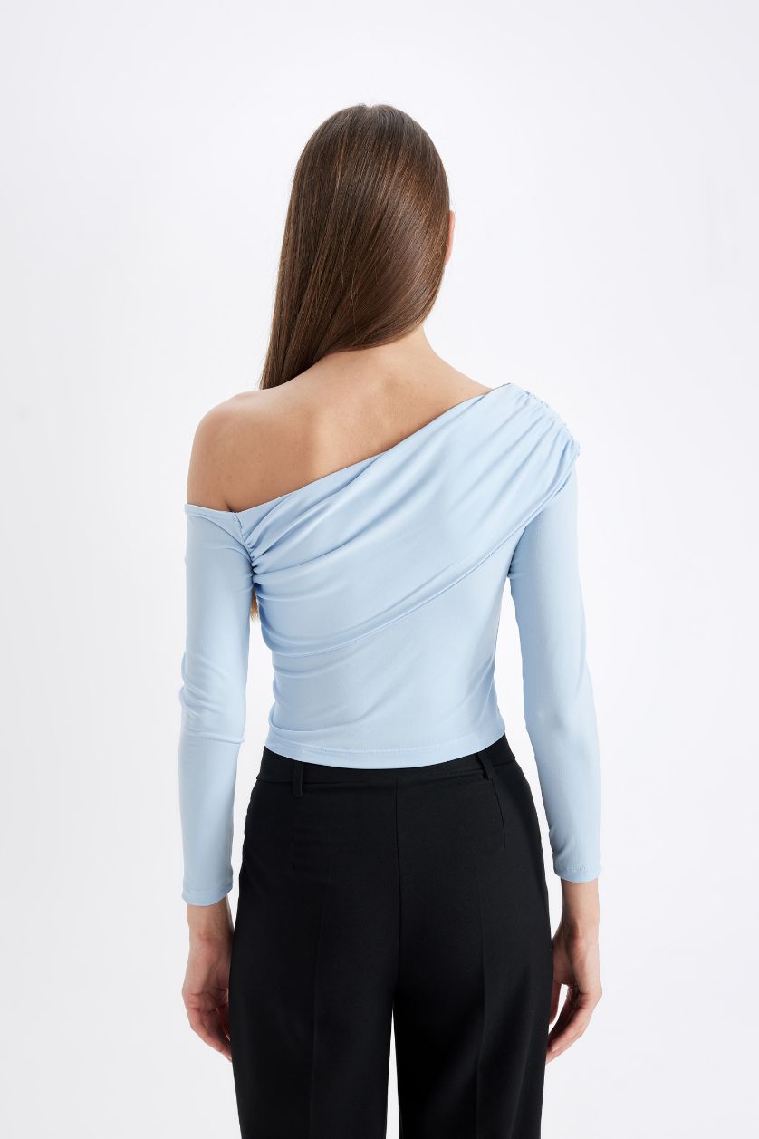 Kadın Açık Mavi Slim Fit Dar Kesim Omzu Açık Basic Düz Uzun Kollu Bluz