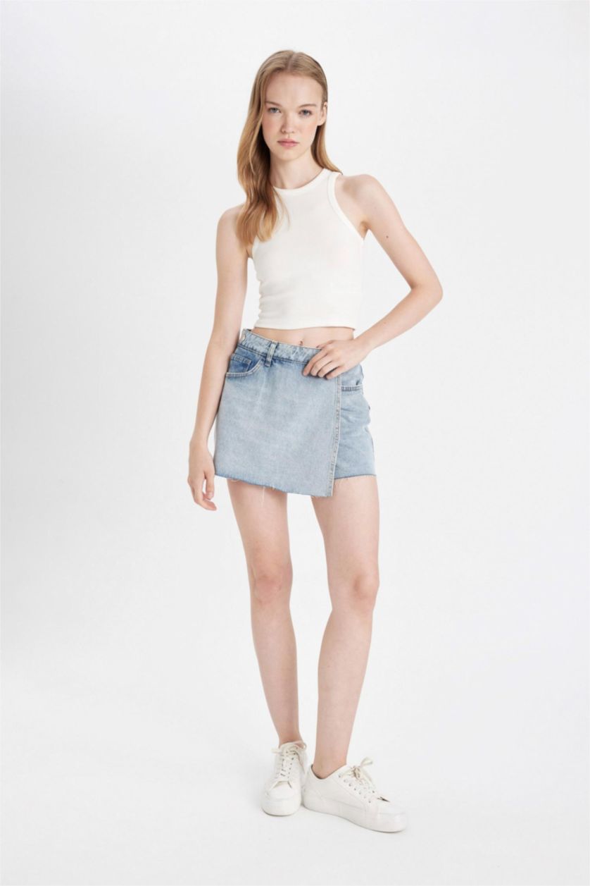 Woman Light Blue High Waist Cut-Off Leg Denim Shorts
