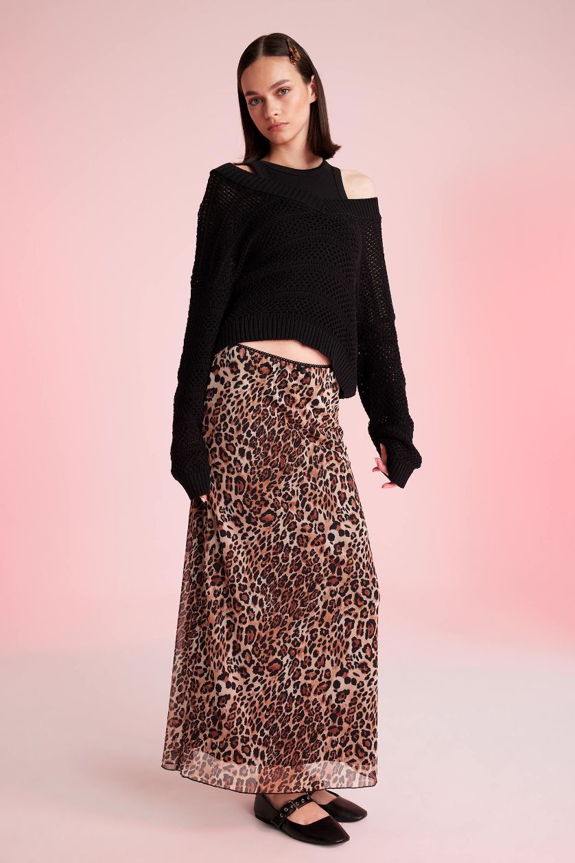 Kadın Siyah Regular Fit V Yaka Kroşe Siyah Triko Kazak