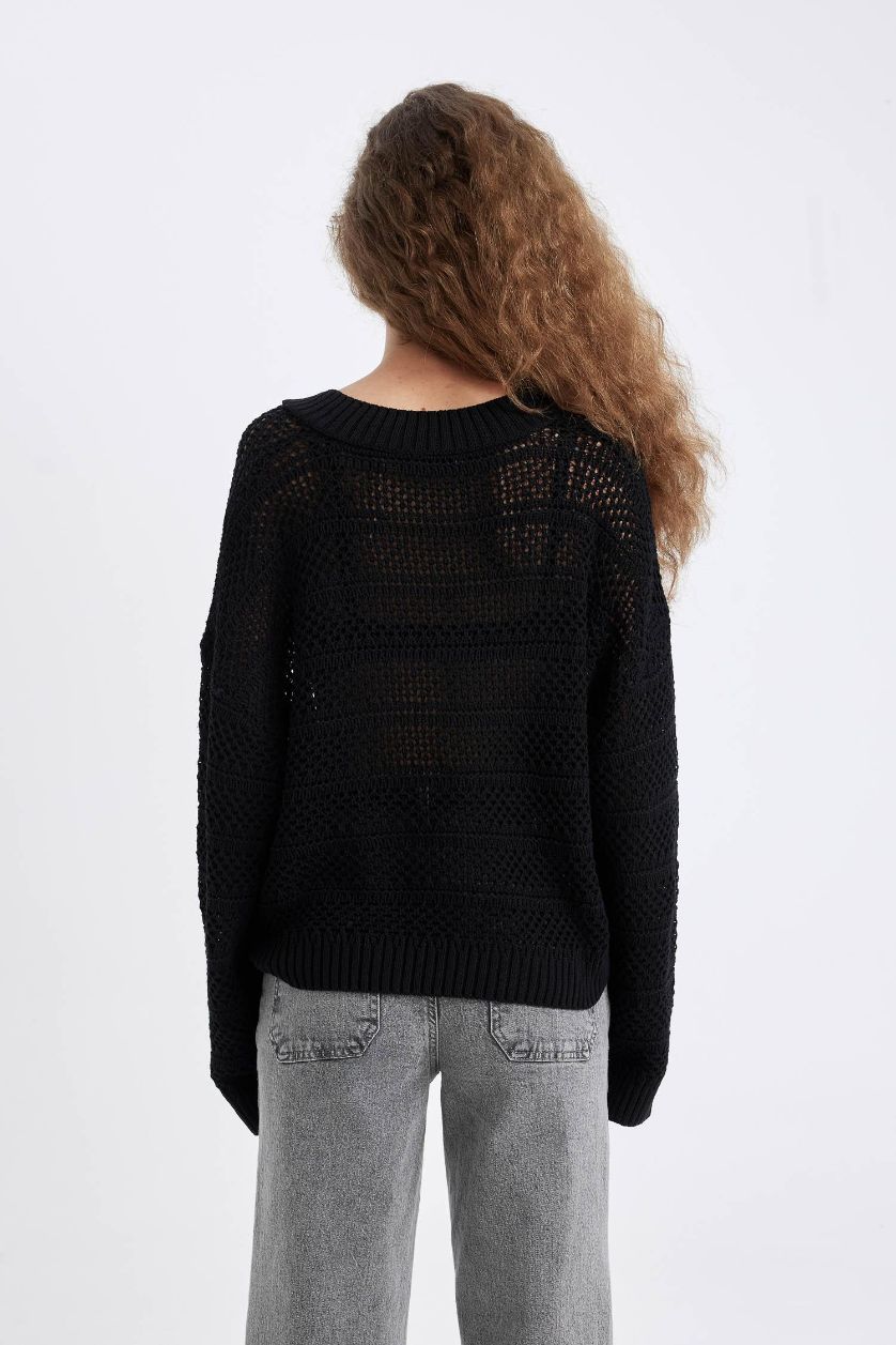 Kadın Siyah Regular Fit V Yaka Kroşe Siyah Triko Kazak