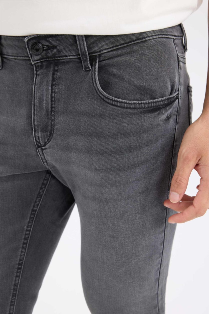 MAN Anthracite Skinny Comfort Fit Ripped Detailed Skinny Leg Jeans