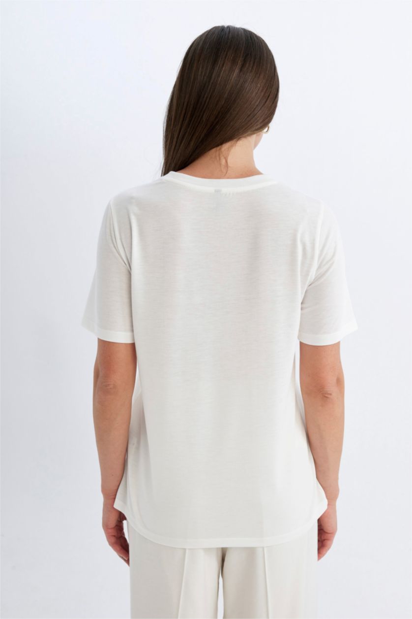 نساء بيج فاتح تيشيرت نص كم قصة عادية برقبة دائرية