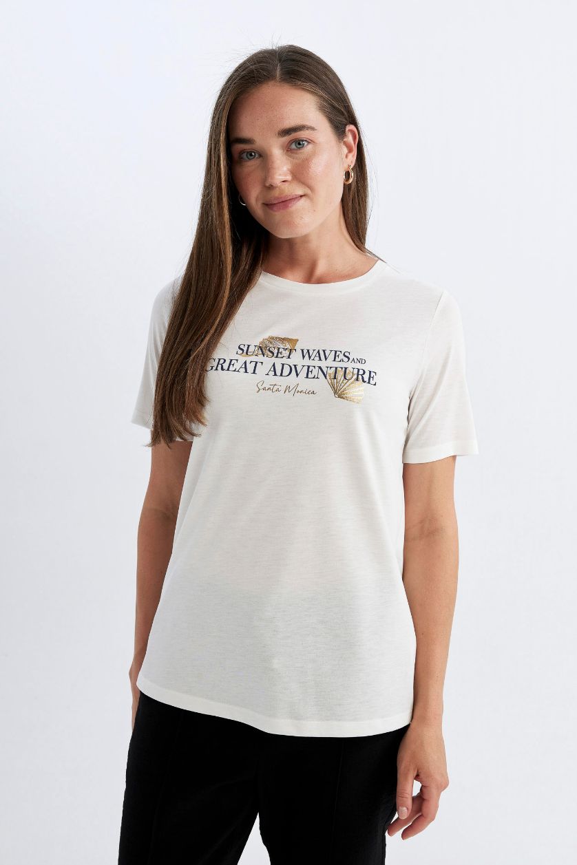 نساء بيج فاتح تيشيرت نص كم قصة عادية برقبة مستديرة