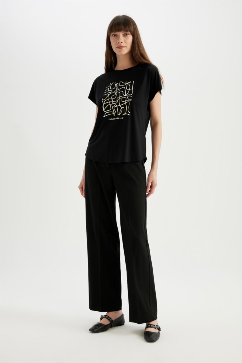 Kadın Siyah Regular Fit Bisiklet Yaka Baskılı Kısa Kollu Tişört