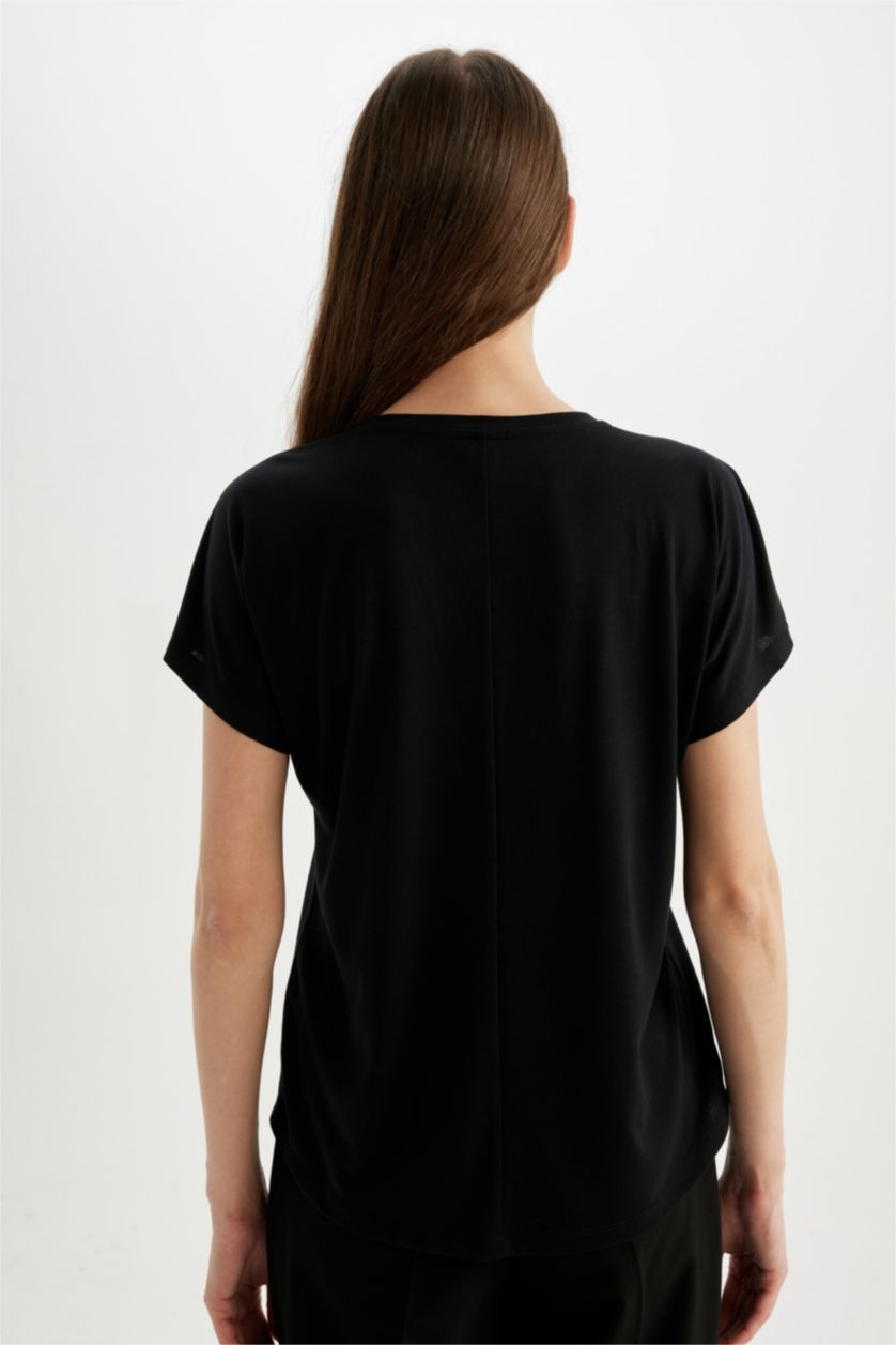 Kadın Siyah Regular Fit Bisiklet Yaka Baskılı Kısa Kollu Tişört