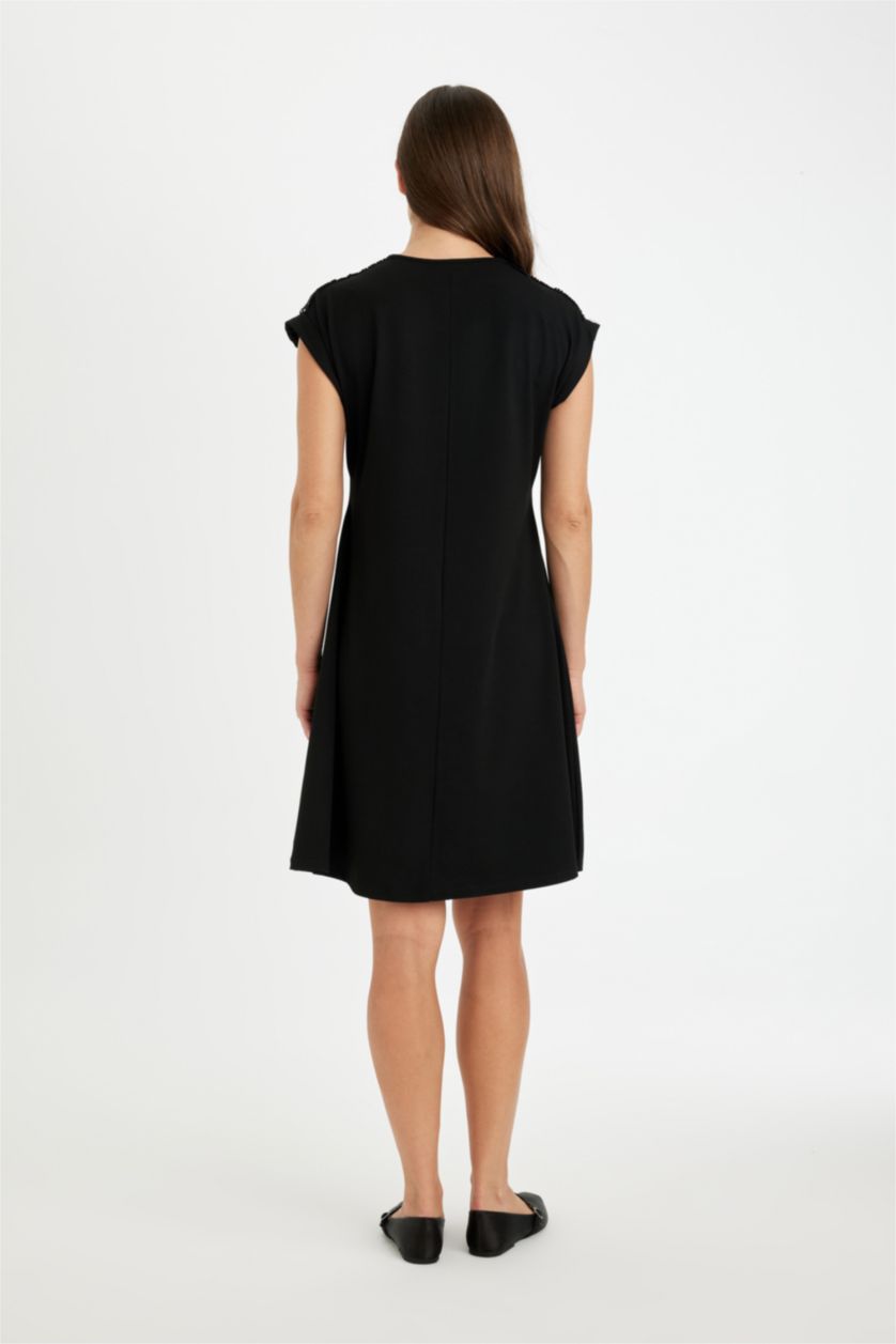 Kadın Siyah A Kesim Bisiklet Yaka Basic Düz Kısa Kollu Midi Elbise