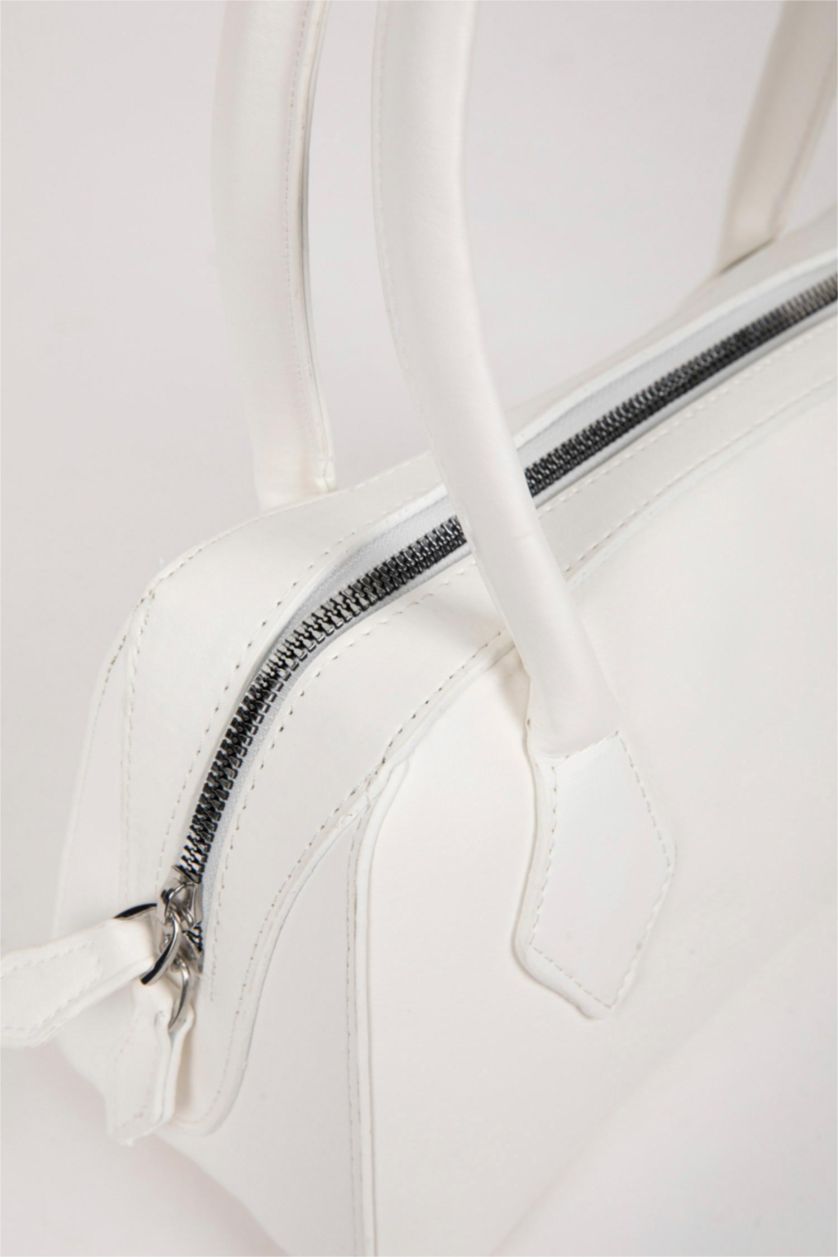 Woman White Faux Leather Hand Bag