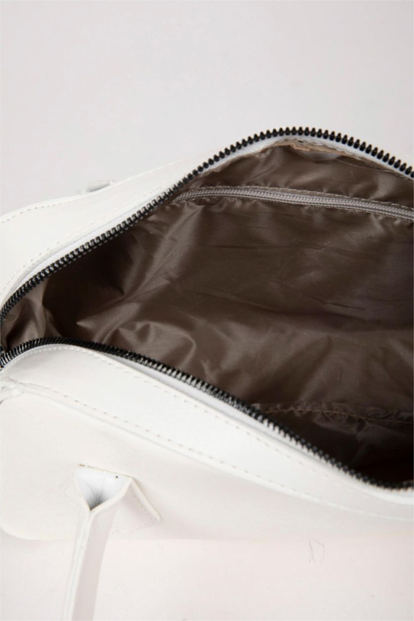 Woman White Faux Leather Hand Bag