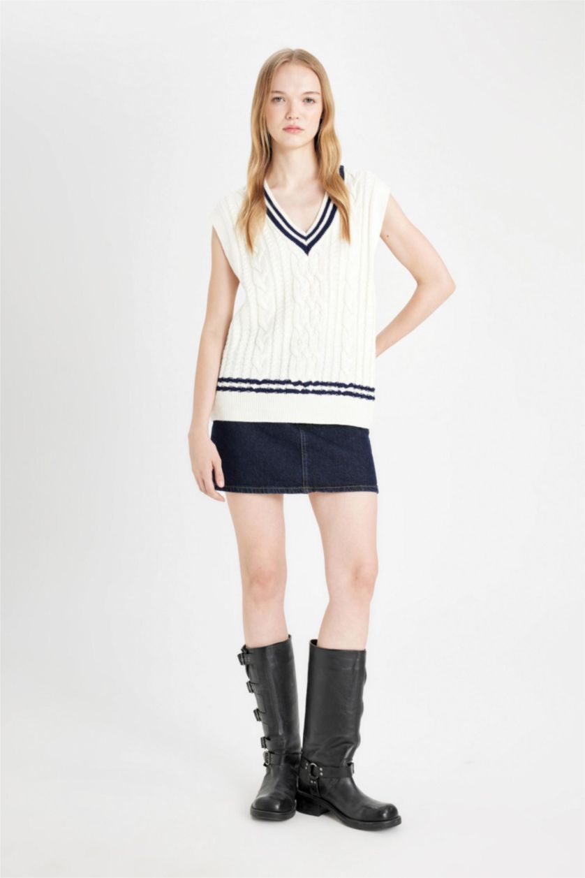 Women Ecru Regular Fit V-Neck