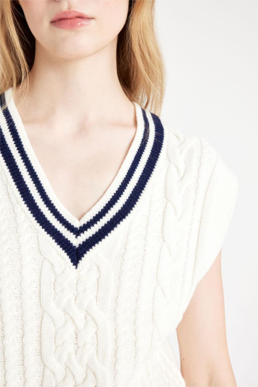 Women Ecru Regular Fit V-Neck