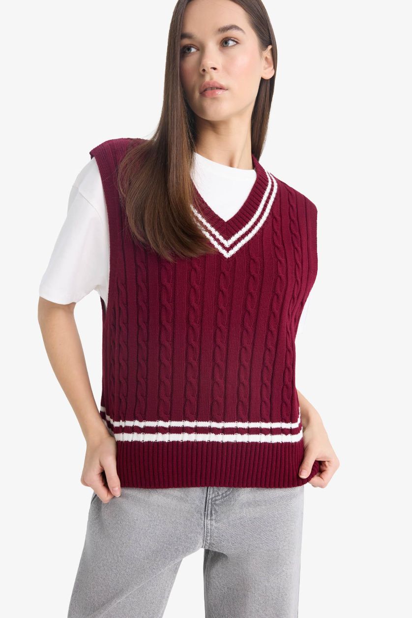 Kadın Bordo Regular Fit V Yaka Saç Örgü Desenli Triko Süveter
