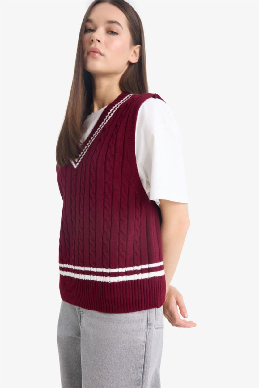 Kadın Bordo Regular Fit V Yaka Saç Örgü Desenli Triko Süveter