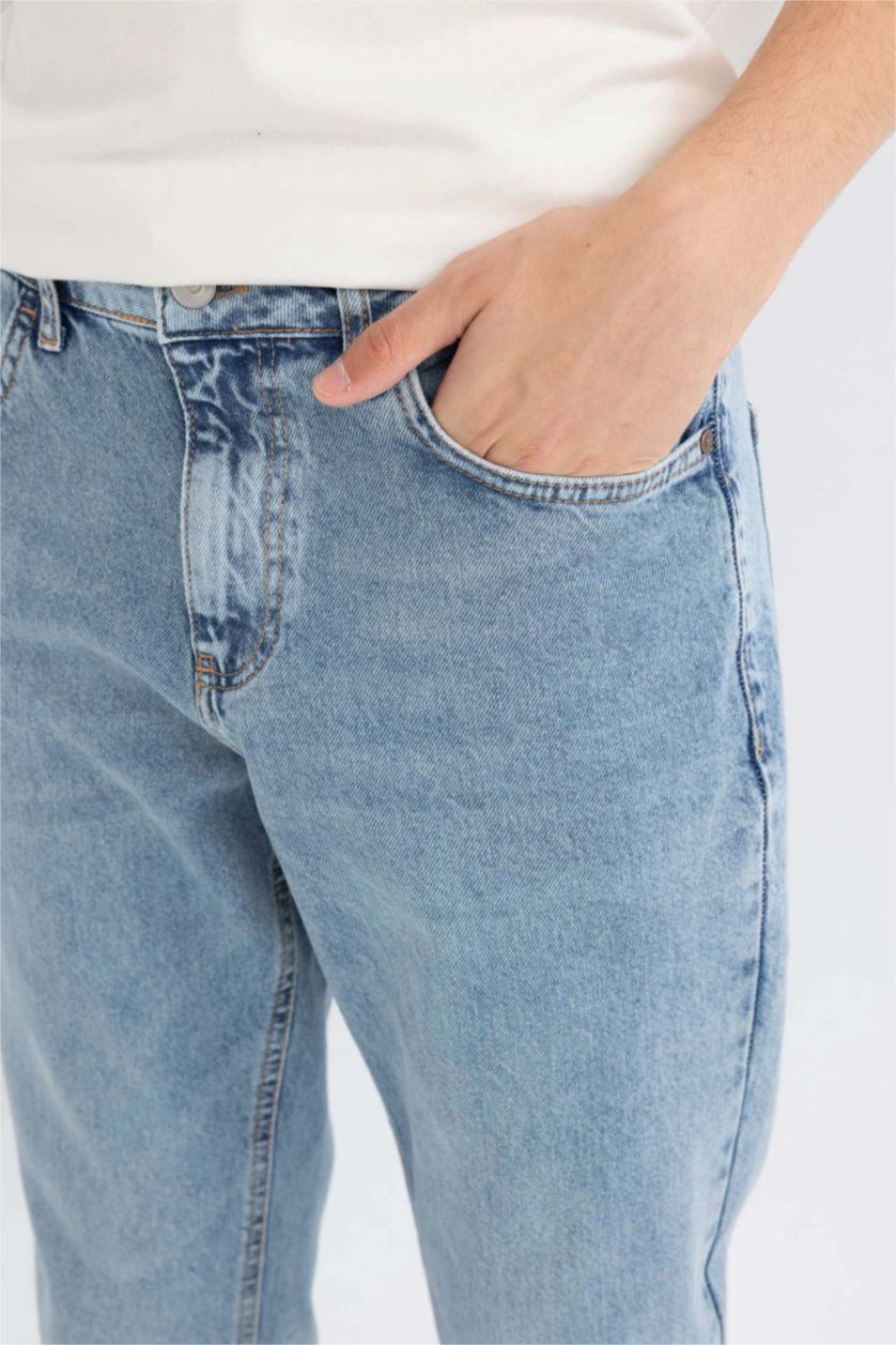 HOMME BLEU Clair Pantalon en jean à jambes droites et coupe régulière
