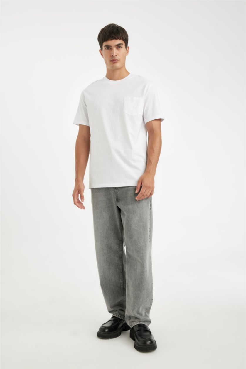 Erkek Kırık Beyaz %100 Pamuk Regular Fit Bisiklet Yaka Cep Detaylı Basic Düz Kısa Kollu Beyaz Tişört