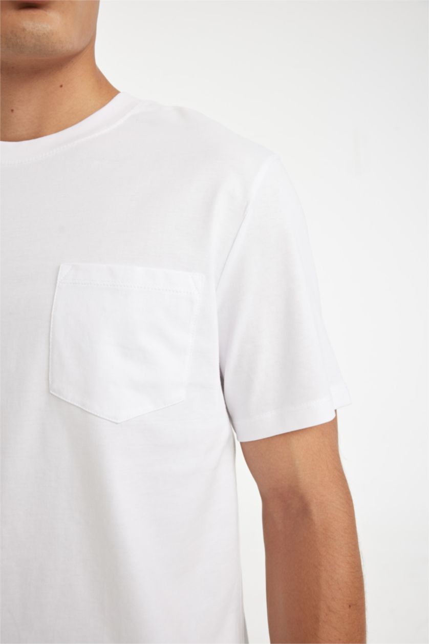 Erkek Kırık Beyaz %100 Pamuk Regular Fit Bisiklet Yaka Cep Detaylı Basic Düz Kısa Kollu Beyaz Tişört