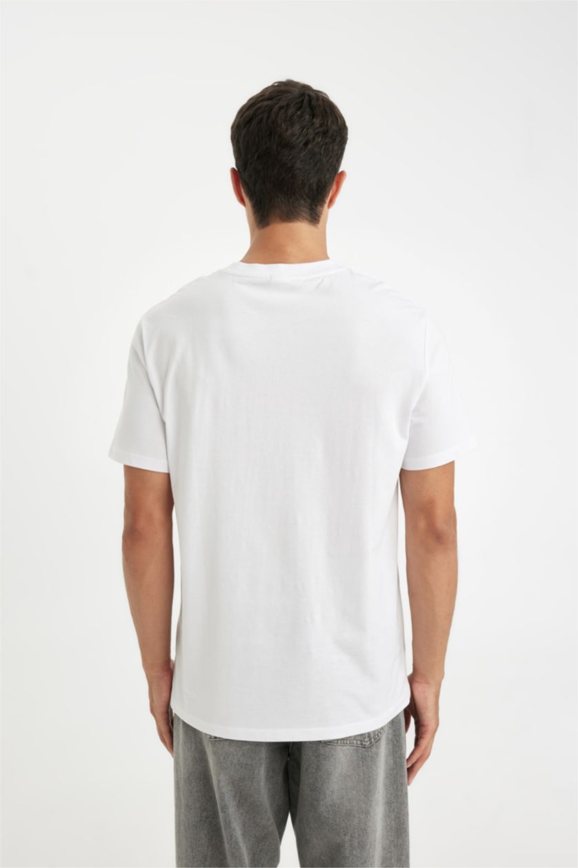 Erkek Kırık Beyaz %100 Pamuk Regular Fit Bisiklet Yaka Cep Detaylı Basic Düz Kısa Kollu Beyaz Tişört