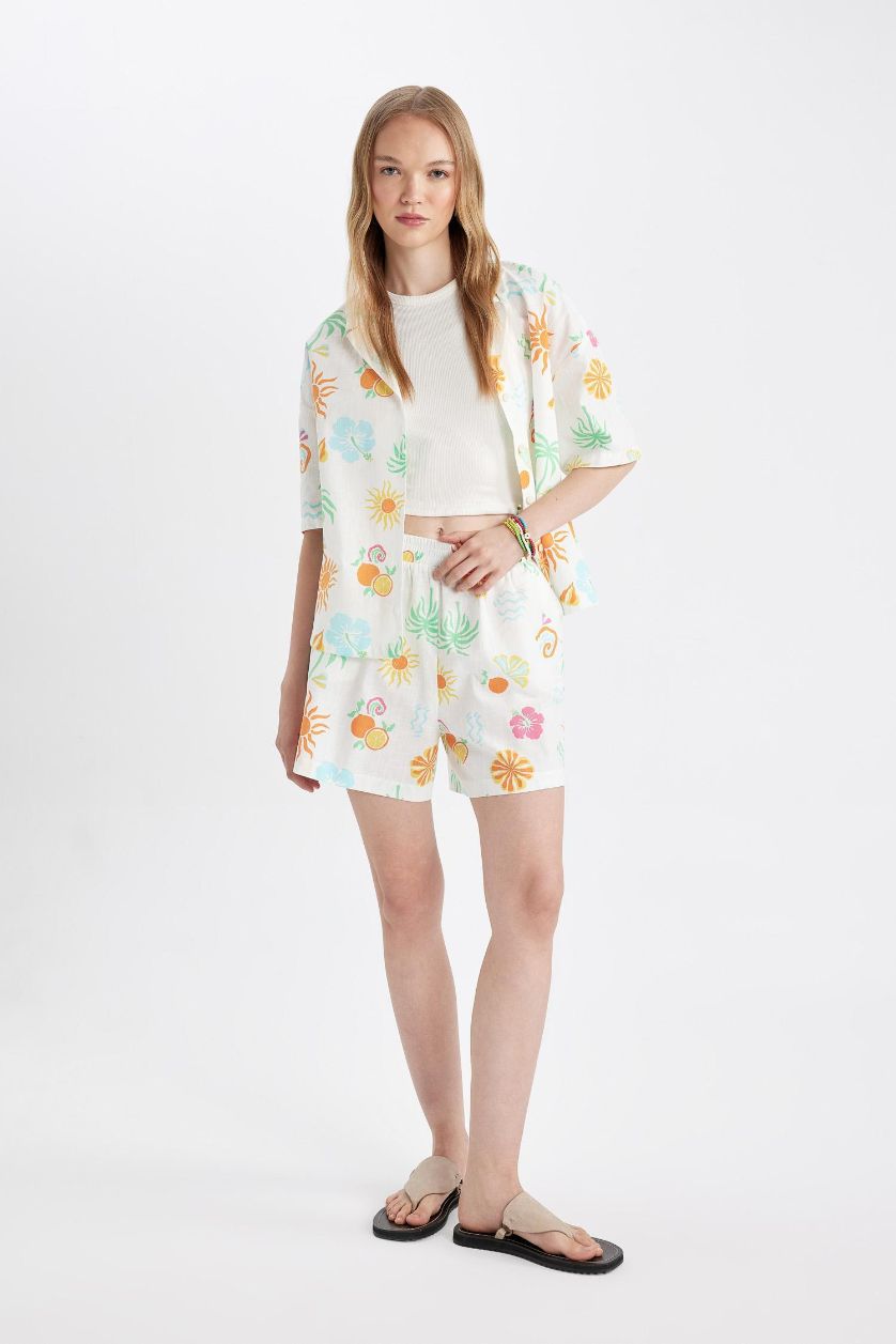 Kadın Beyaz Desenli Normal Bel Flamlı Pamuk Şort