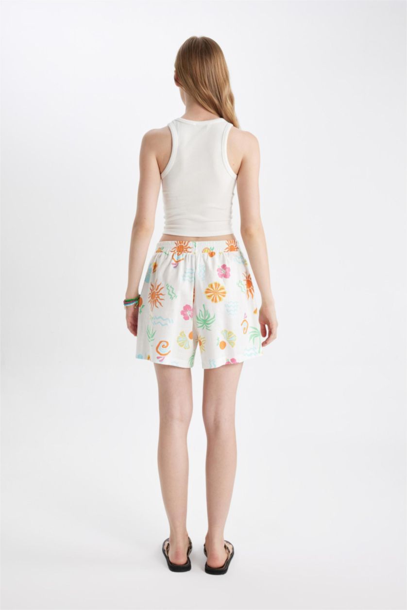 Kadın Beyaz Desenli Normal Bel Flamlı Pamuk Şort