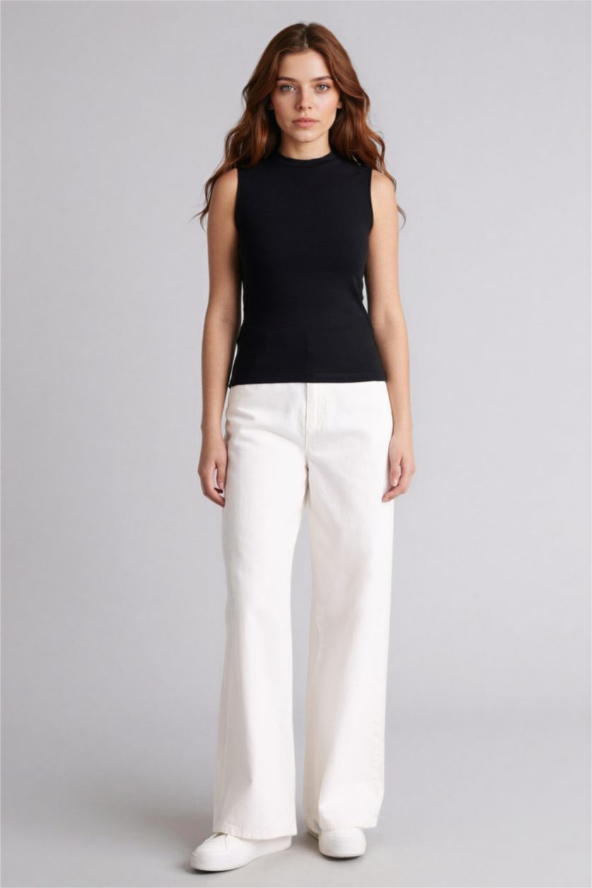 WOMAN Black Crew Neck Sleeveless Blouse