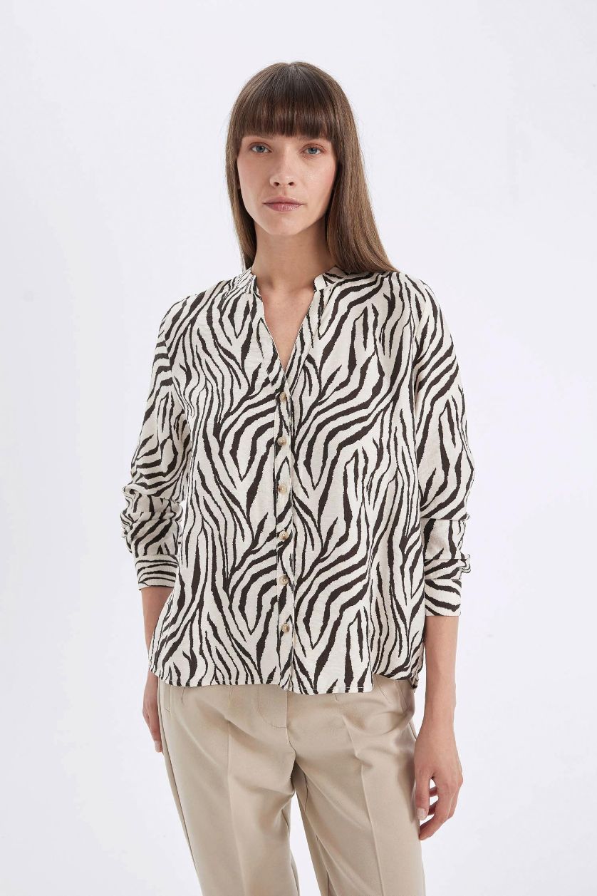 Kadın Kahve Regular Fit Apaş Yaka Desenli Katlamalı Kol Detaylı Düğmeli Uzun Kollu Gömlek