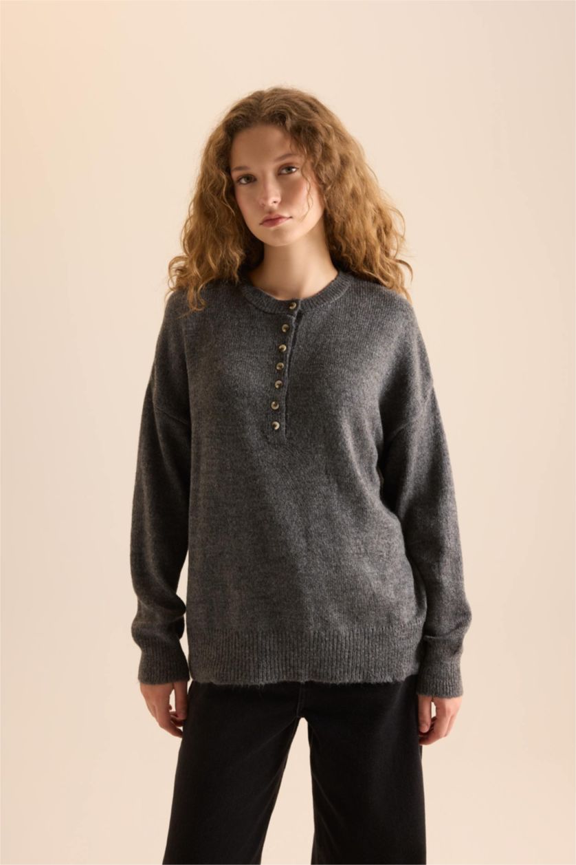 Kadın Antrasit Oversize Geniş Kalıp Düğmeli Yaka Triko Kazak