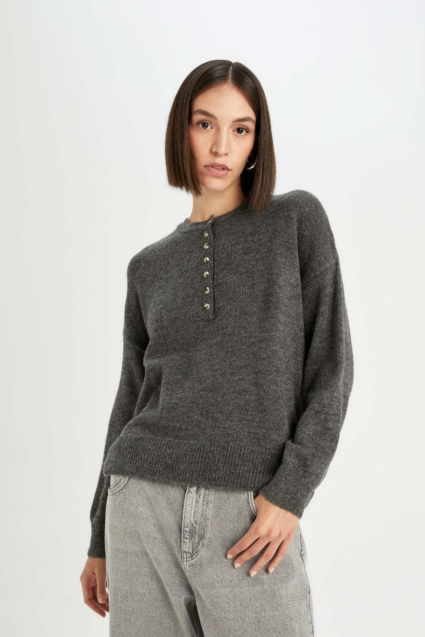 Kadın Antrasit Oversize Geniş Kalıp Düğmeli Yaka Triko Kazak