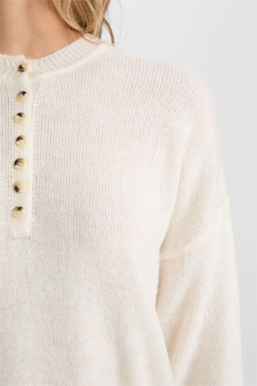 Kadın Bej Oversize Geniş Kalıp Düğmeli Yaka Triko Kazak