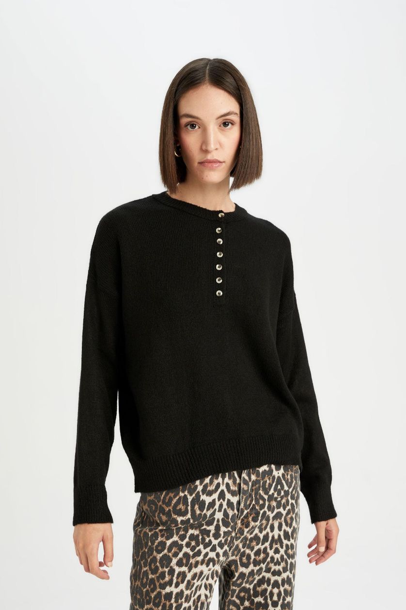 Kadın Siyah Oversize Geniş Kalıp Düğmeli Yaka Triko Kazak