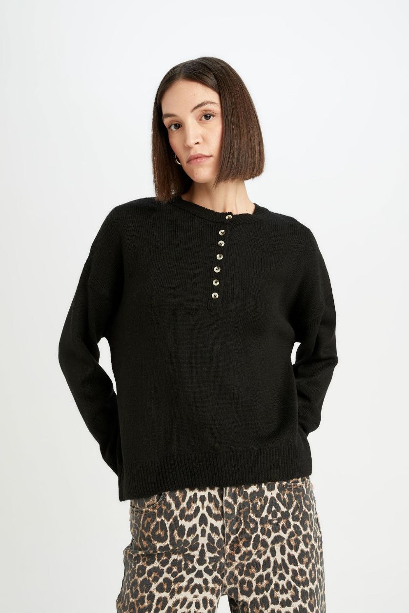 Kadın Siyah Oversize Geniş Kalıp Düğmeli Yaka Triko Kazak