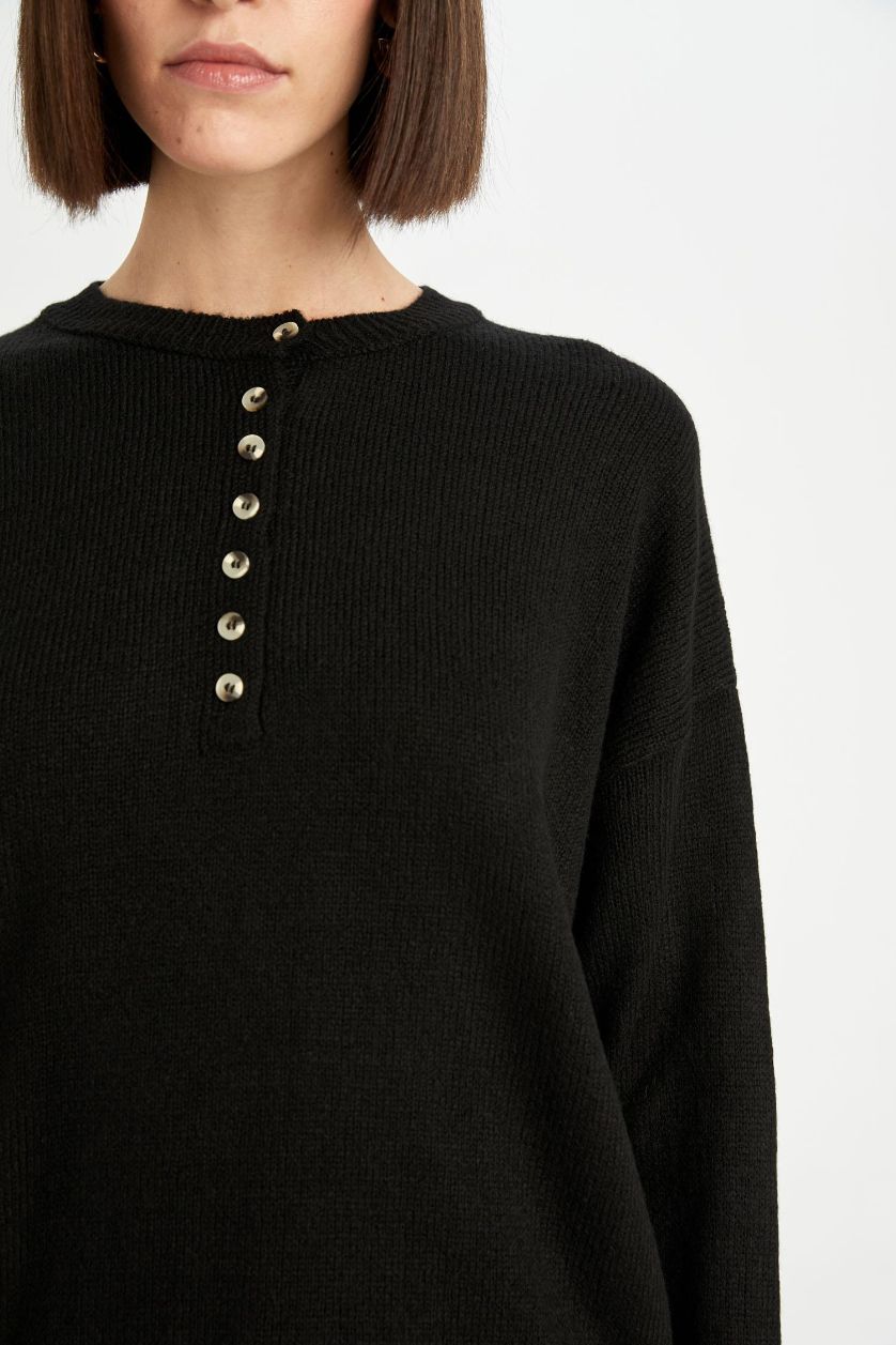 Kadın Siyah Oversize Geniş Kalıp Düğmeli Yaka Triko Kazak