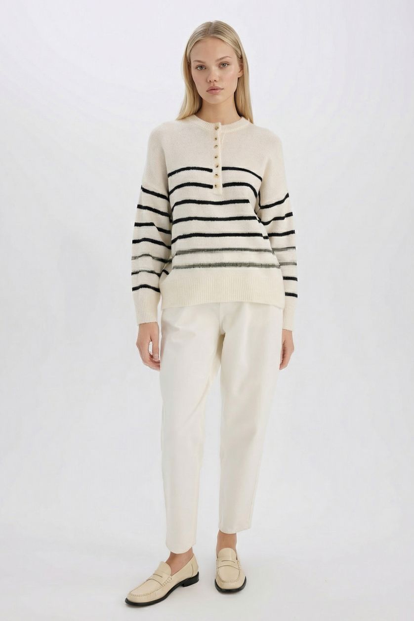 Kadın Ekru Oversize Geniş Kalıp Düğmeli Yaka Çizgili Triko Kazak