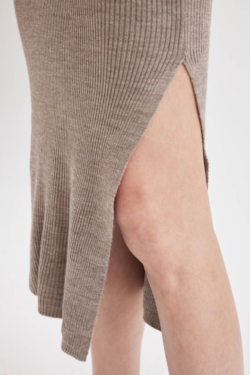 Kadın Vizon Fitted Polo Yaka Kısa Kollu Yırtmaçlı Midi Triko Elbise