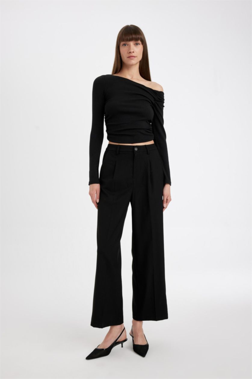 حريمي أسود تيشيرت كم طويل سليم فيت مضلع بكتف مكشوف