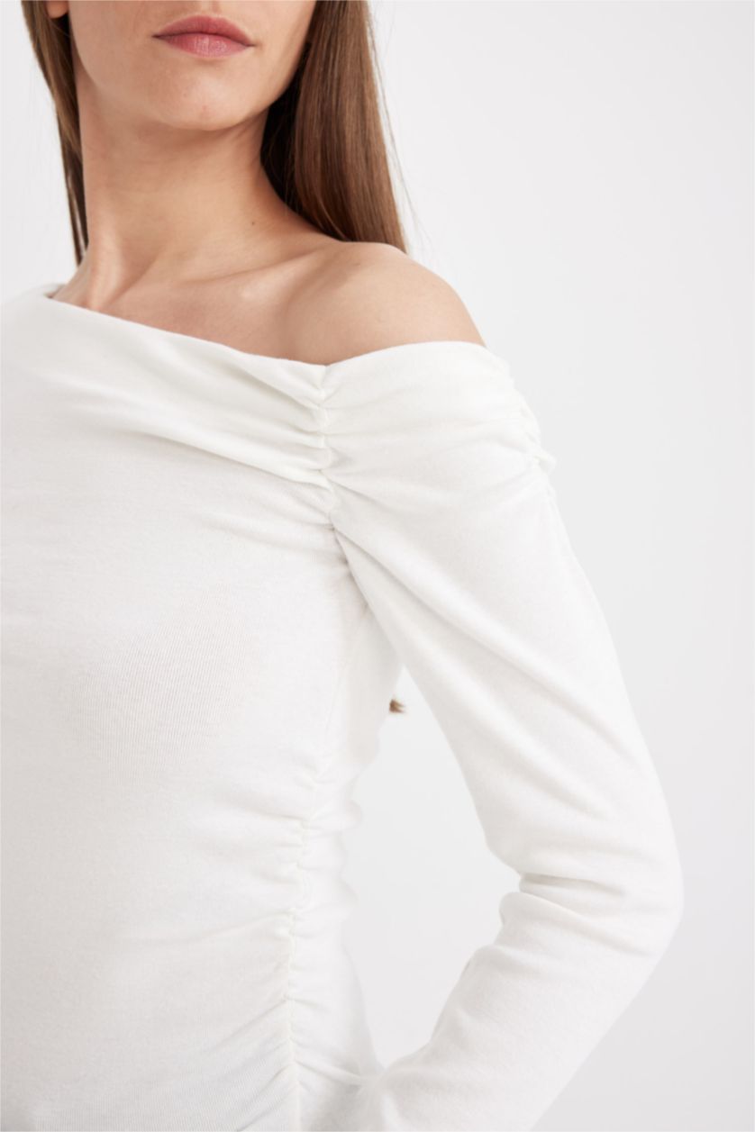 Kadın Ekru Slim Fit Dar Kesim Tek Omuzlu Ribana Basic Düz Uzun Kollu Tişört