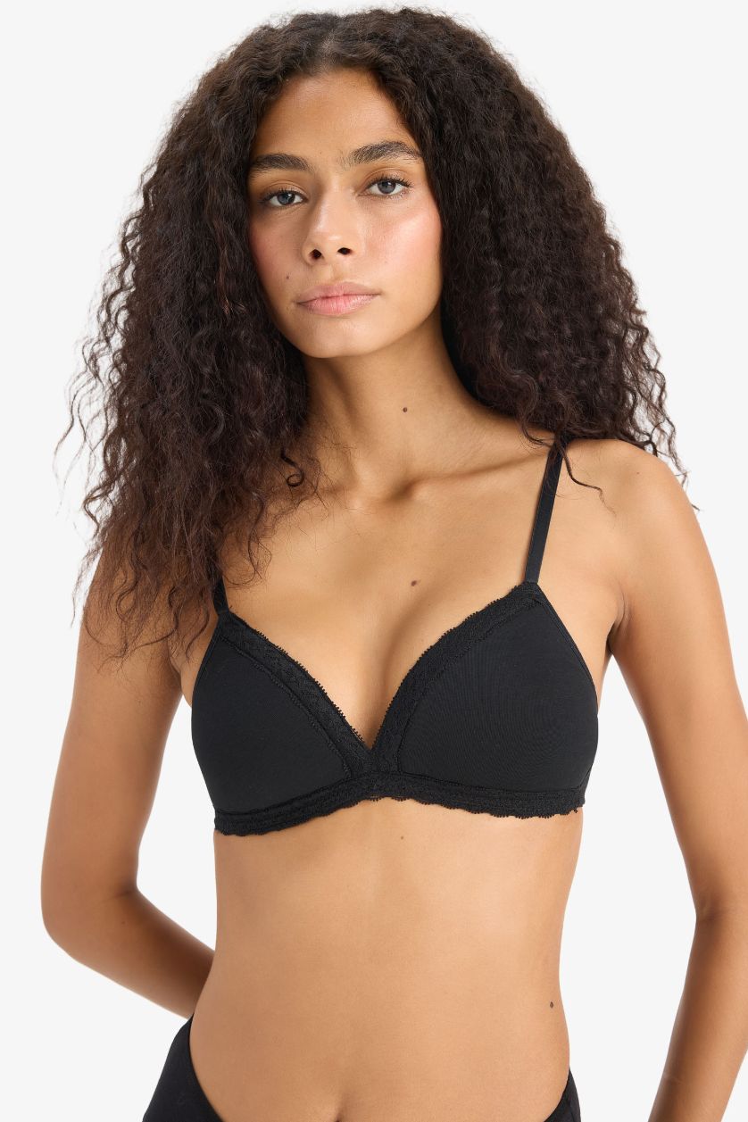 Woman Black Fall in Love With Lace First Bra