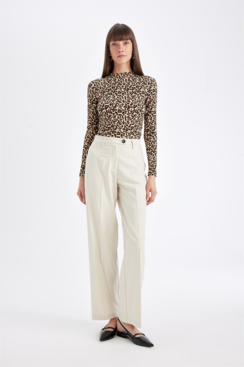 Kadın Siyah Slim Fit Dar Kesim Yarım Balıkçı Yaka Leopar Desenli Uzun Kollu Tişört