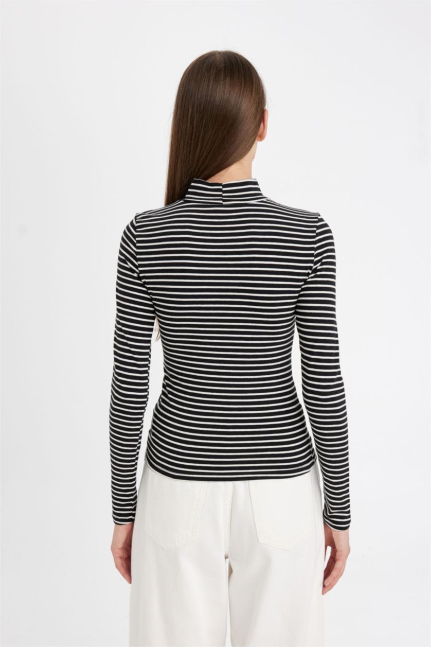 Kadın Siyah Slim Fit Dar Kesim Yarım Balıkçı Yaka Çizgili Uzun Kollu Tişört