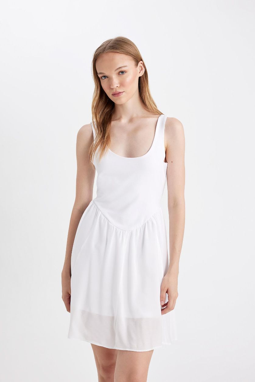 Kadın Kırık Beyaz Coool Yuvarlak Yaka Beyaz Kalın Askılı Mini Elbise