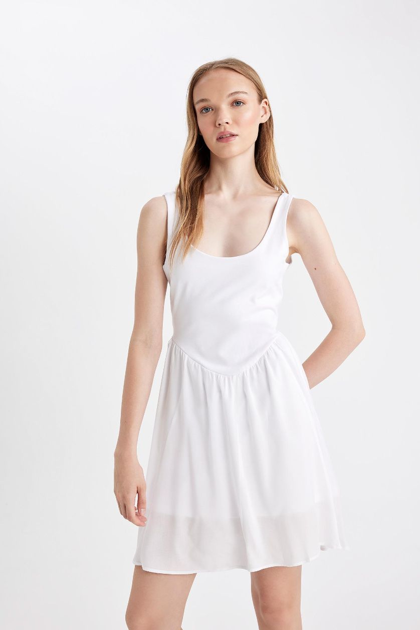 Kadın Kırık Beyaz Coool Yuvarlak Yaka Beyaz Kalın Askılı Mini Elbise