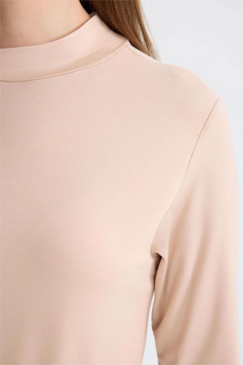 نساء بيج تونيك تيشيرت سامبل كم طويل ورقبة عالية