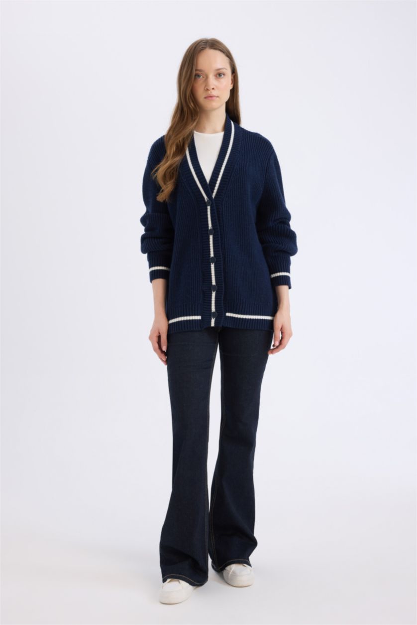 Kadın Lacivert Regular Fit V Yaka Basic Düz Düğmeli Triko Hırka