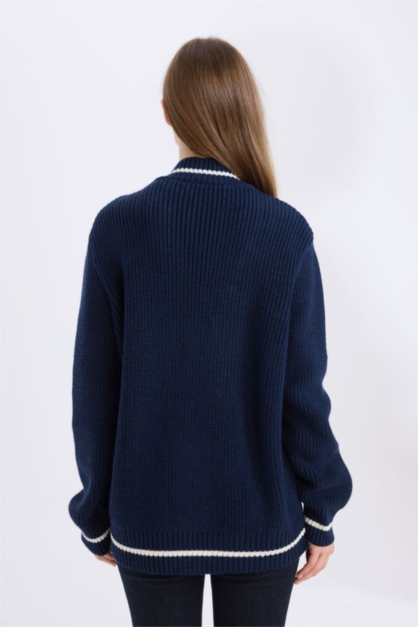 Kadın Lacivert Regular Fit V Yaka Basic Düz Düğmeli Triko Hırka