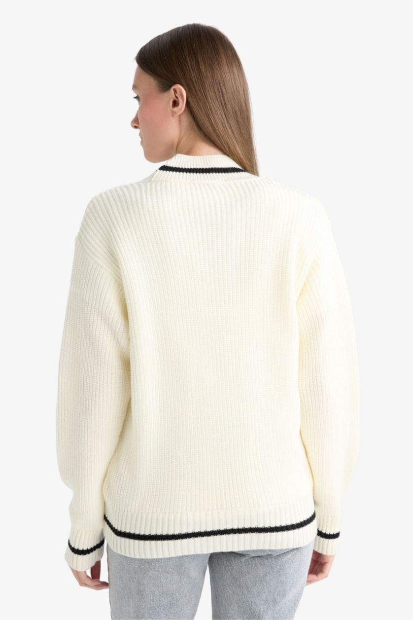 FEMME Écru Cardigan en tricot à col en V à coupe régulière