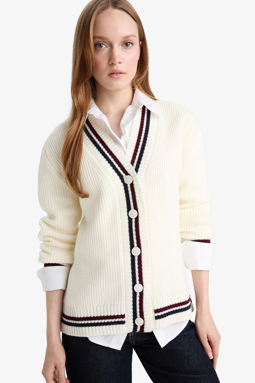 Woman Ecru Regular Fit V-Neck Cardigan