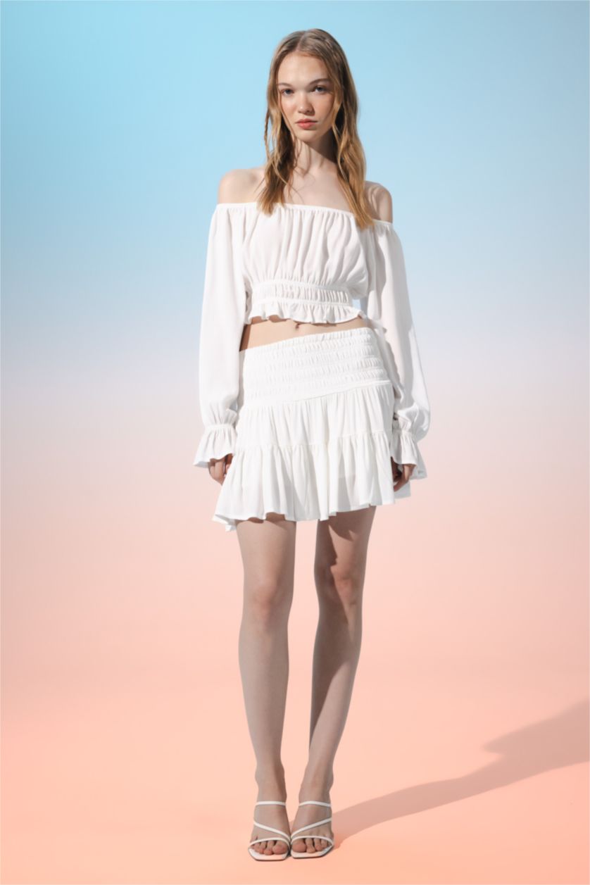 Kadın Kırık Beyaz Regular Fit Omuzu Açık Krinkıl Kumaş Uzun Kollu Beyaz Bluz