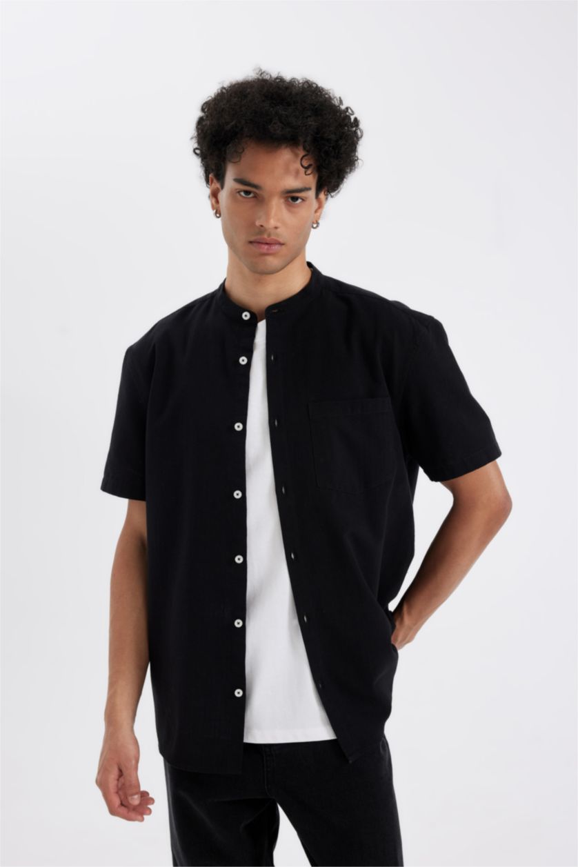 HOMME Noir Chemise à manches courtes en coton à col montant et à coupe régulière