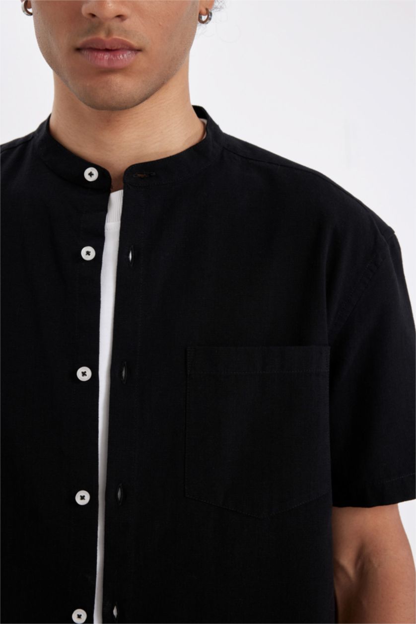 HOMME Noir Chemise à manches courtes en coton à col montant et à coupe régulière
