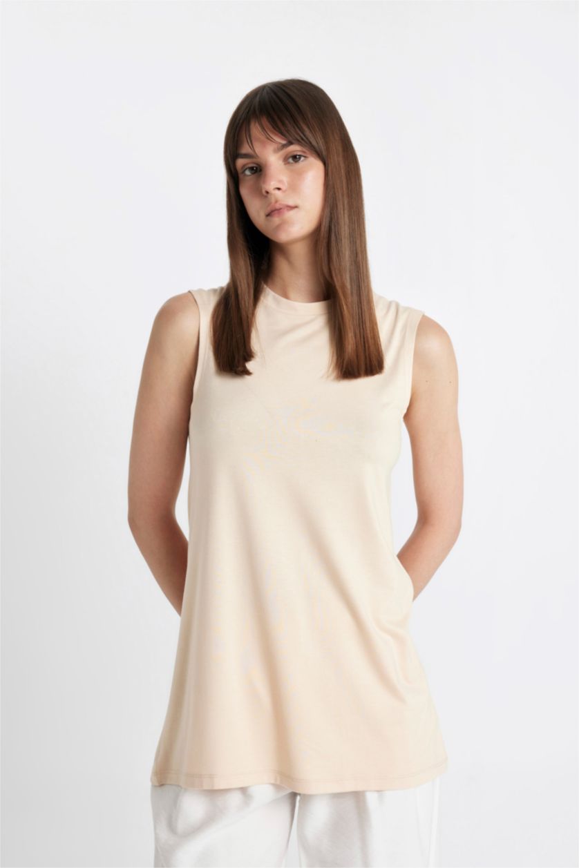 Woman Ecru Regular Fit Sleeveless Tunic