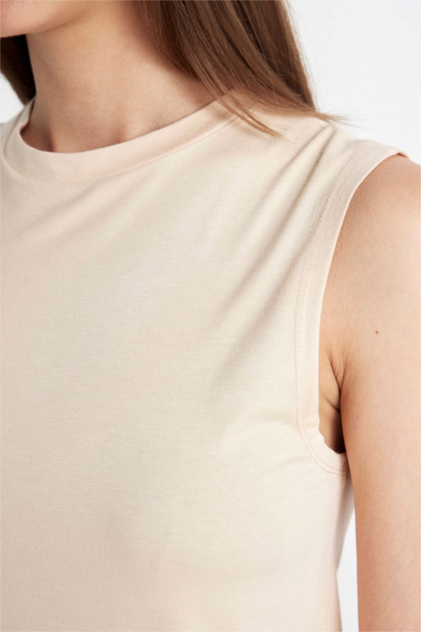 Woman Ecru Regular Fit Sleeveless Tunic